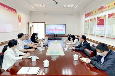 平湖市政协主席何健莅临银河官方入口(中国)最新官网入口全资子公司平湖景包调研走访