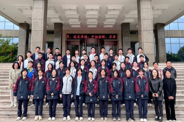 平湖市当湖高级中学研学团队走进银河官方入口(中国)最新官网入口